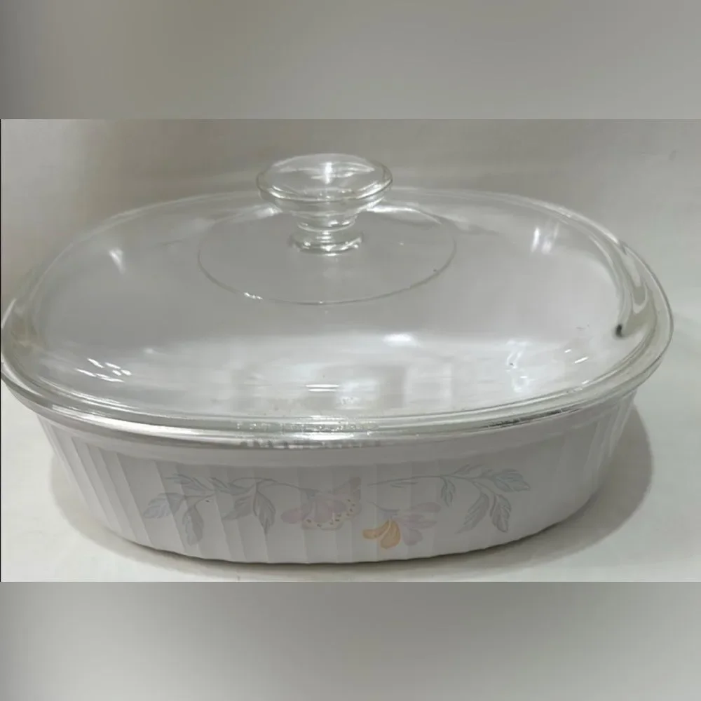 Corningware Pink Trio Ribbed White Ceramic Dish & Lid 1.8 Liter 9 1/2 X 7 1/2